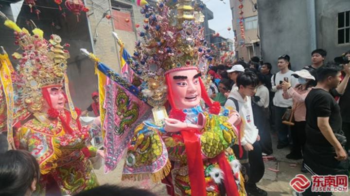 長(zhǎng)樂(lè)厚福村游神現(xiàn)場(chǎng) 長(zhǎng)樂(lè)厚福村游神現(xiàn)場(chǎng)