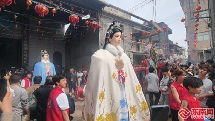 長(zhǎng)樂(lè)厚福村游神現(xiàn)場(chǎng) 長(zhǎng)樂(lè)厚福村游神現(xiàn)場(chǎng)