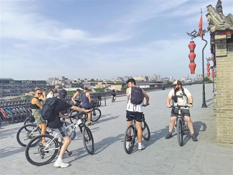 越來越多“老外”愛上“陜西游”_fororder_微信圖片_20250613082959