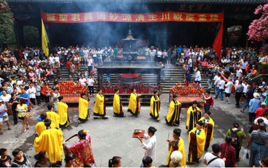 都江堰“李冰文化節(jié)”將開(kāi)幕 臺(tái)灣游客率先赴都江堰祭祀